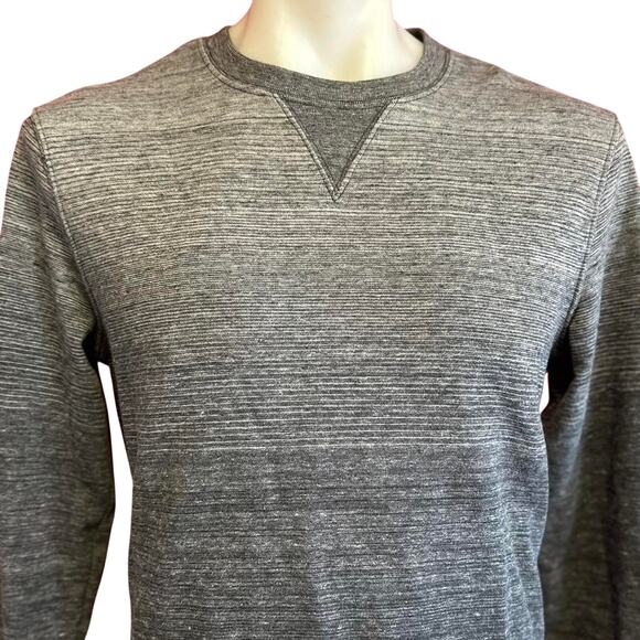 Mens Sweater Size Medium Gray Crew Neck Luxury Gym Ready Athletic Outdoors Fall - Picture 2 of 7